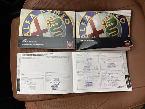 Alfa Romeo MiTo 1.3 JTDM ECO DISTINCTIVE *LEATHER | NAVI-FULLMAP | SPORTSEATS | ECC | RED-BRAKECALIPERS | CARBON-INLAY | PDC | CRUISE | 17''ALU*