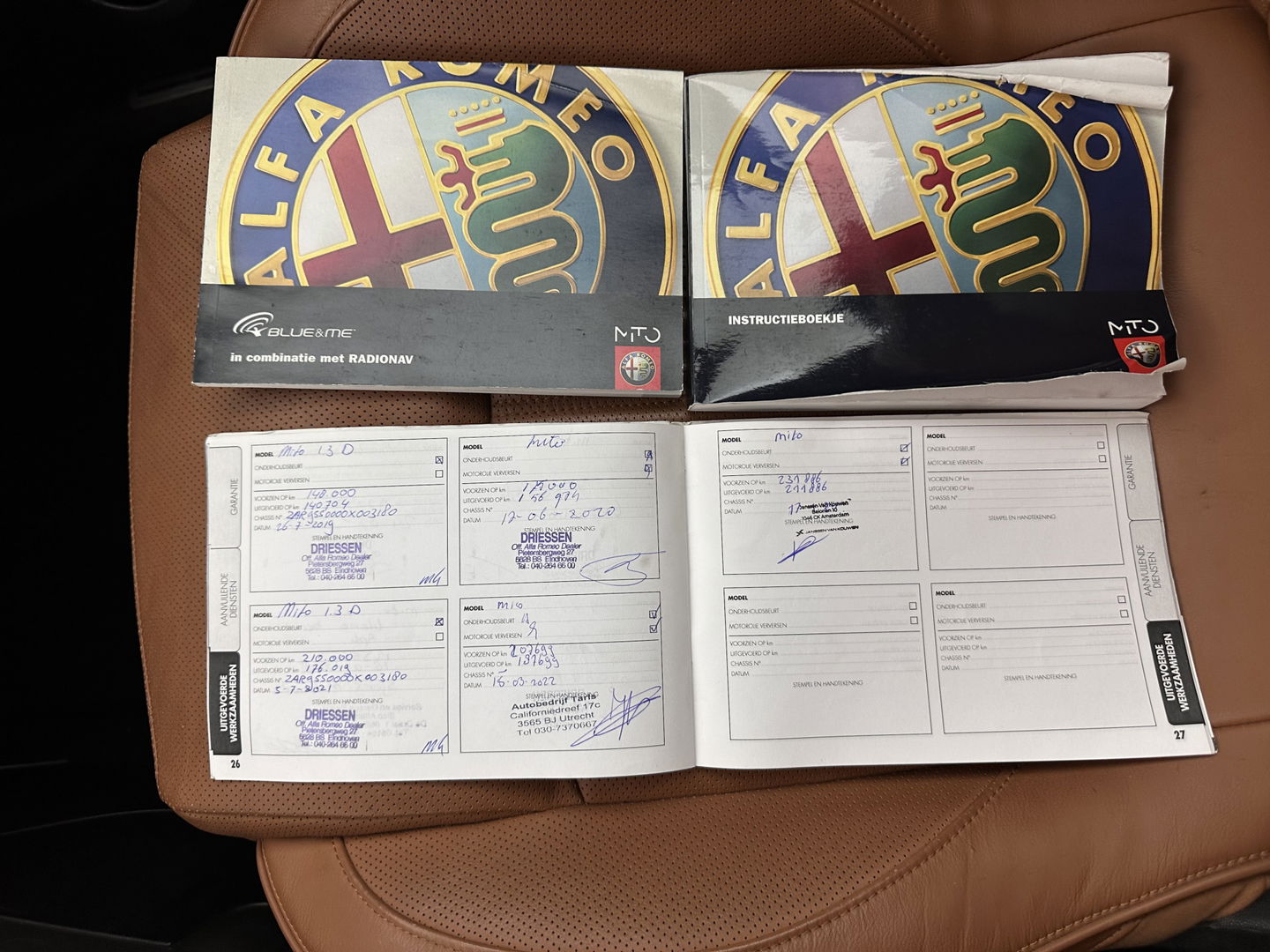 Alfa Romeo MiTo 1.3 JTDM ECO DISTINCTIVE *LEATHER | NAVI-FULLMAP | SPORTSEATS | ECC | RED-BRAKECALIPERS | CARBON-INLAY | PDC | CRUISE | 17''ALU*