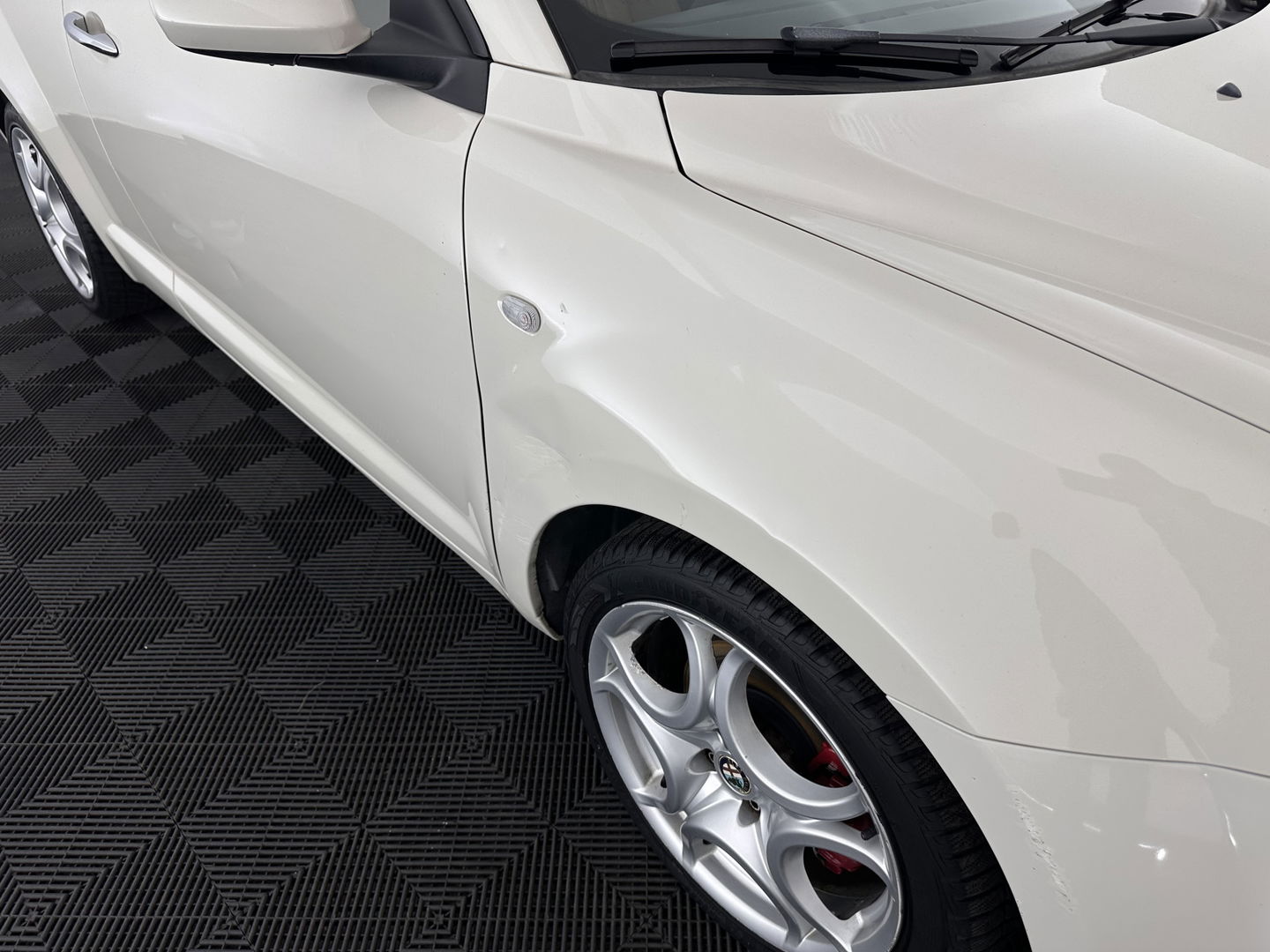 Alfa Romeo MiTo 1.3 JTDM ECO DISTINCTIVE *LEATHER | NAVI-FULLMAP | SPORTSEATS | ECC | RED-BRAKECALIPERS | CARBON-INLAY | PDC | CRUISE | 17''ALU*