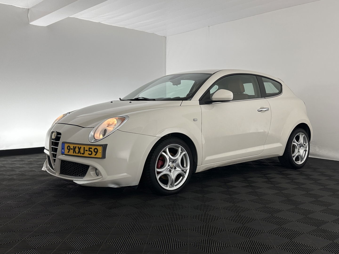 Alfa Romeo MiTo 1.3 JTDM ECO DISTINCTIVE *LEATHER | NAVI-FULLMAP | SPORTSEATS | ECC | RED-BRAKECALIPERS | CARBON-INLAY | PDC | CRUISE | 17''ALU*