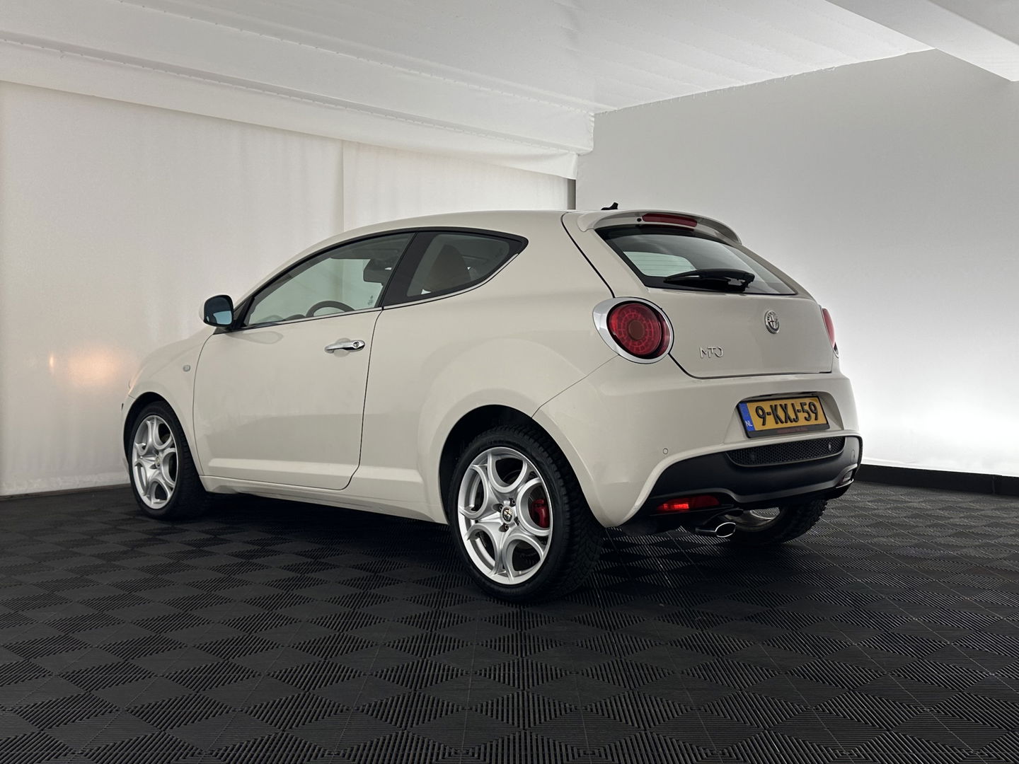 Alfa Romeo MiTo 1.3 JTDM ECO DISTINCTIVE *LEATHER | NAVI-FULLMAP | SPORTSEATS | ECC | RED-BRAKECALIPERS | CARBON-INLAY | PDC | CRUISE | 17''ALU*
