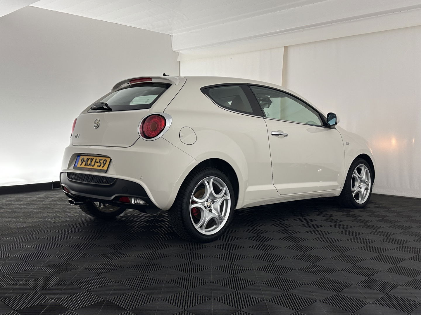 Alfa Romeo MiTo 1.3 JTDM ECO DISTINCTIVE *LEATHER | NAVI-FULLMAP | SPORTSEATS | ECC | RED-BRAKECALIPERS | CARBON-INLAY | PDC | CRUISE | 17''ALU*