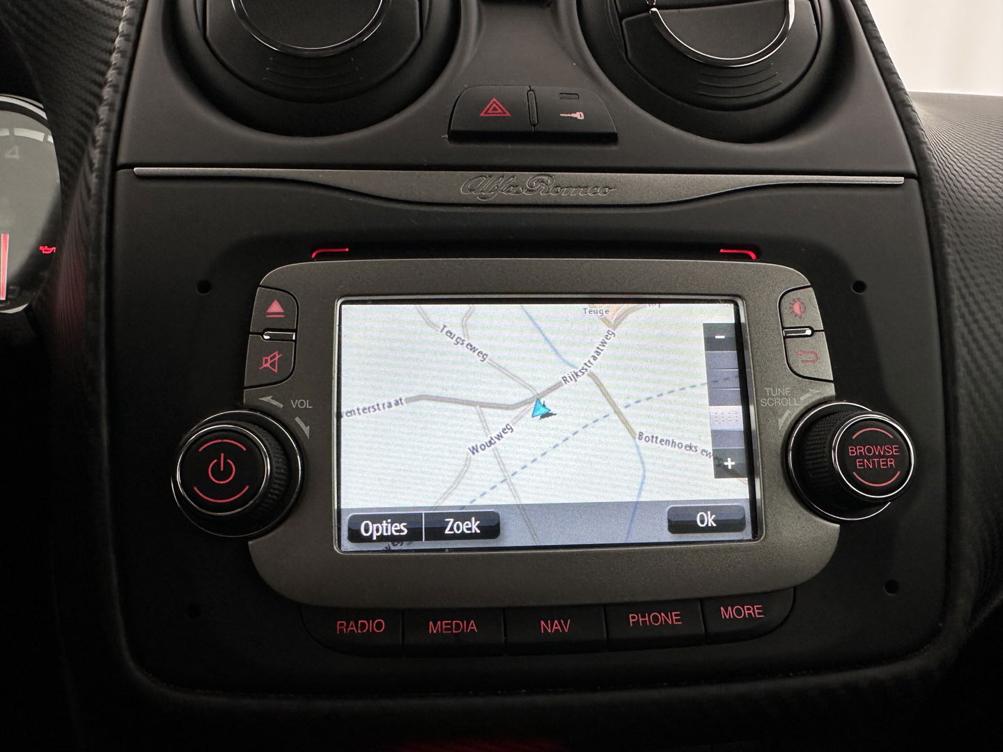 Alfa Romeo MiTo 1.3 JTDM ECO JUNIOR *LEATHER | NAVI-FULLMAP | SPORTSEATS | ECC | AUDIOSYSTEEM-DIGITAL |  PDC | PRIVACYGLASS | CRUISE*