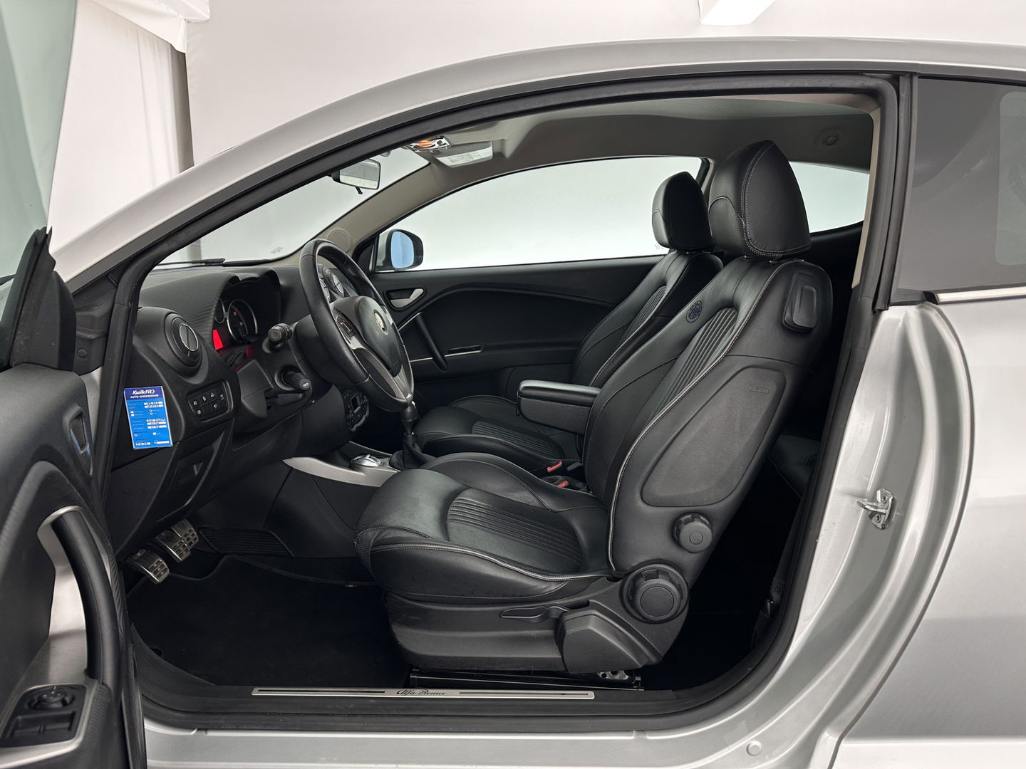 Alfa Romeo MiTo 1.3 JTDM ECO JUNIOR *LEATHER | NAVI-FULLMAP | SPORTSEATS | ECC | AUDIOSYSTEEM-DIGITAL |  PDC | PRIVACYGLASS | CRUISE*