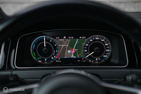 Volkswagen Golf 7.5 GTE PHEV | Pretoria's | Virtual cockpit | LED | Stoelverwarming | NAP NL auto | winter + zomer set |
