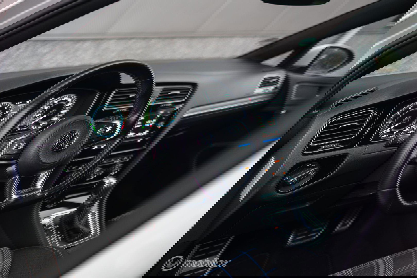 Volkswagen Golf 7.5 GTE PHEV | Pretoria's | Virtual cockpit | LED | Stoelverwarming | NAP NL auto | winter + zomer set |