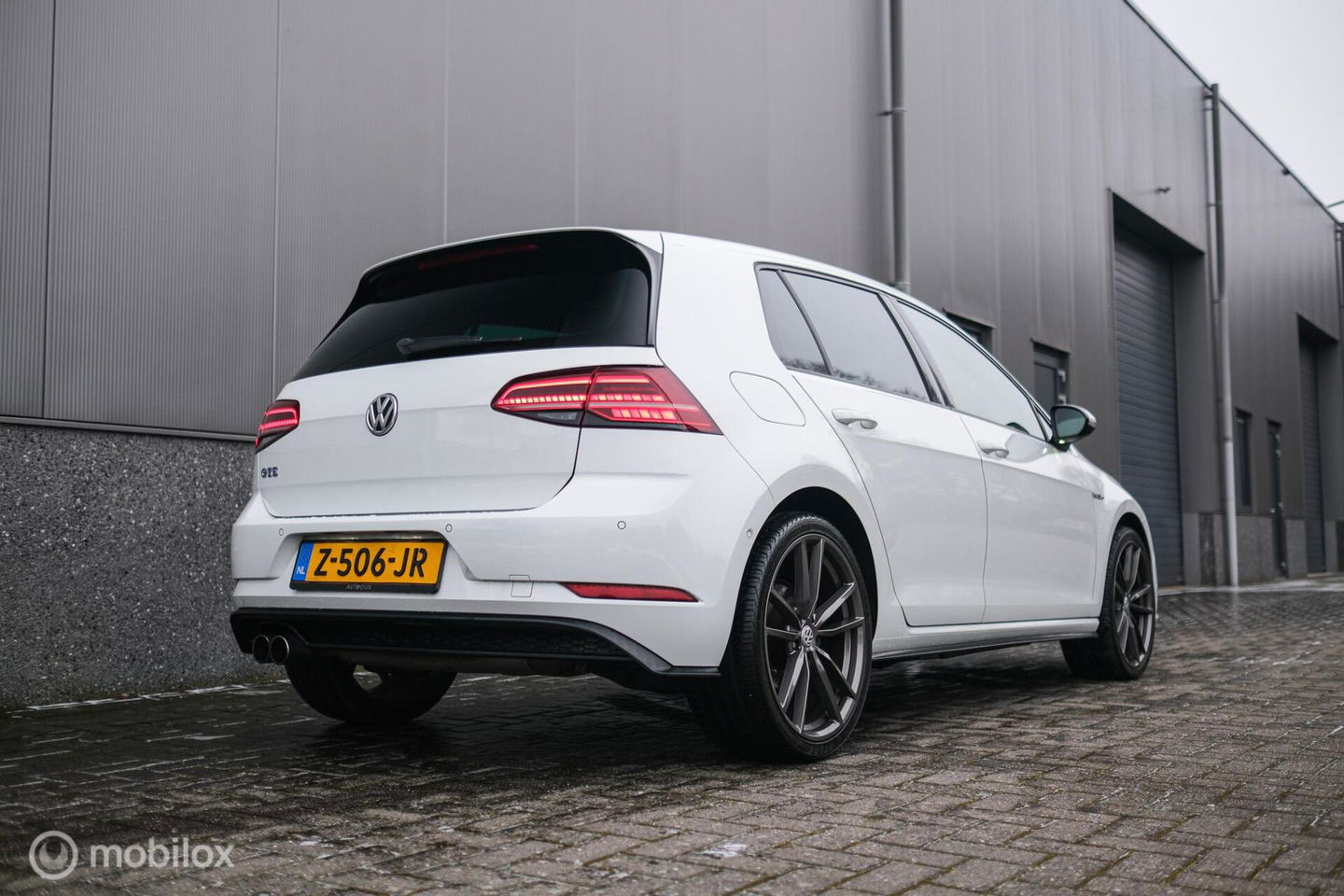 Volkswagen Golf 7.5 GTE PHEV | Pretoria's | Virtual cockpit | LED | Stoelverwarming | NAP NL auto | winter + zomer set |