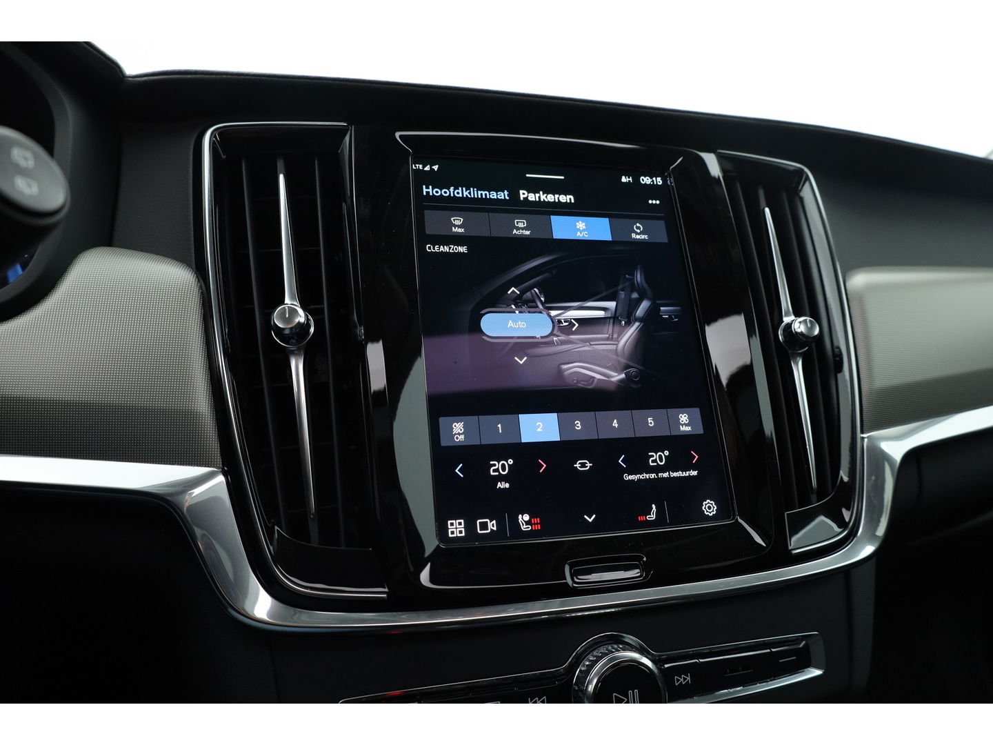 Volvo V90 2.0 T6 Plug-in hybrid AWD Ultra Dark | Pano-dak | Head-up | 360 camera | Elek. stoelen | H&K Audio |