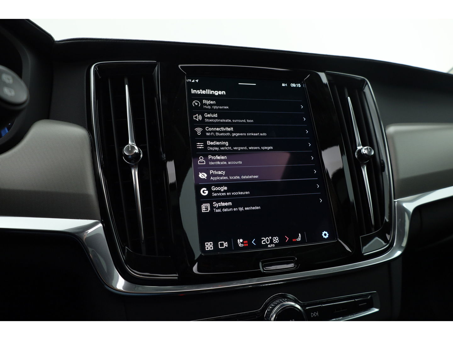 Volvo V90 2.0 T6 Plug-in hybrid AWD Ultra Dark | Pano-dak | Head-up | 360 camera | Elek. stoelen | H&K Audio |