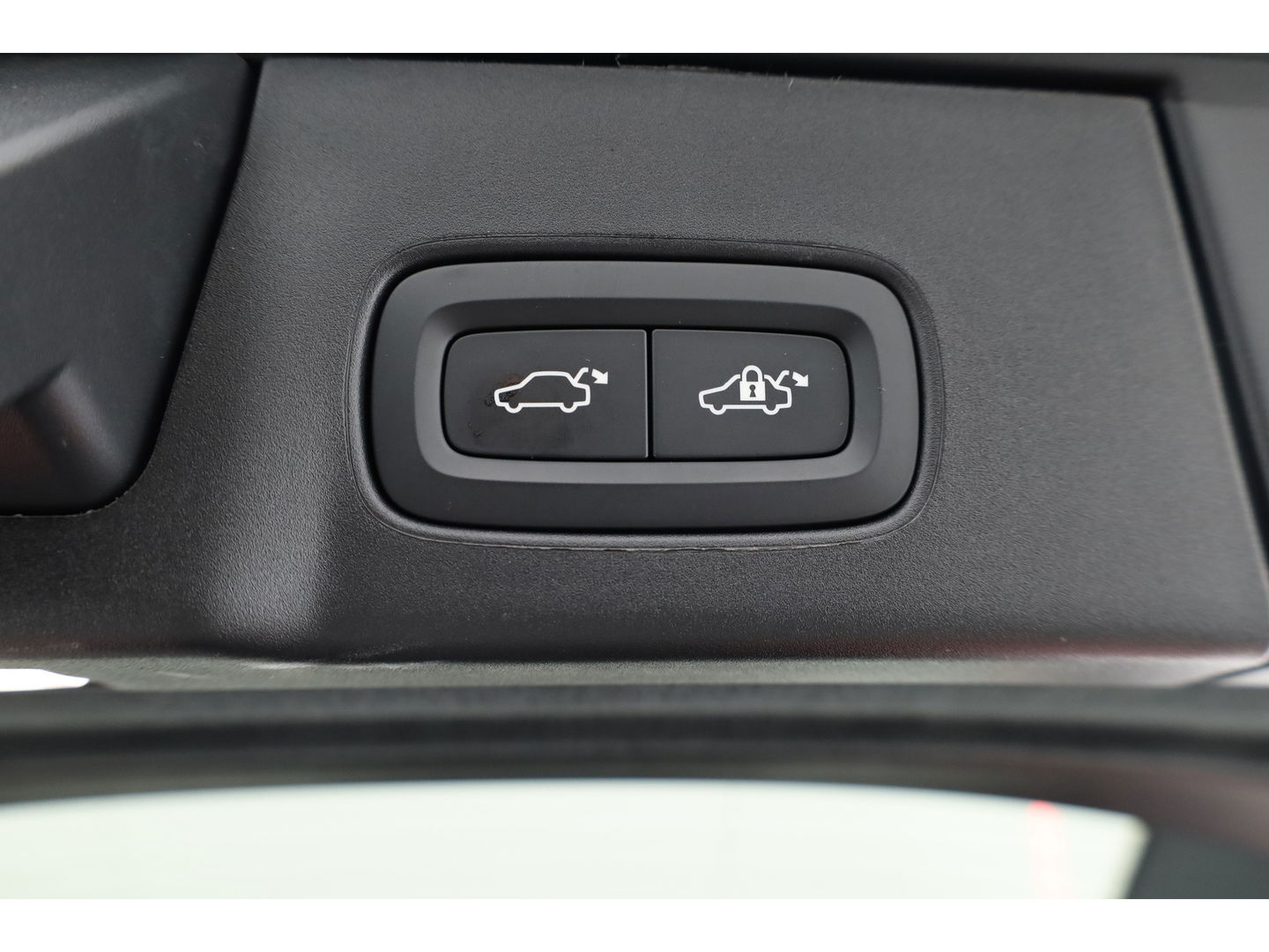 Volvo V90 2.0 T6 Plug-in hybrid AWD Ultra Dark | Pano-dak | Head-up | 360 camera | Elek. stoelen | H&K Audio |