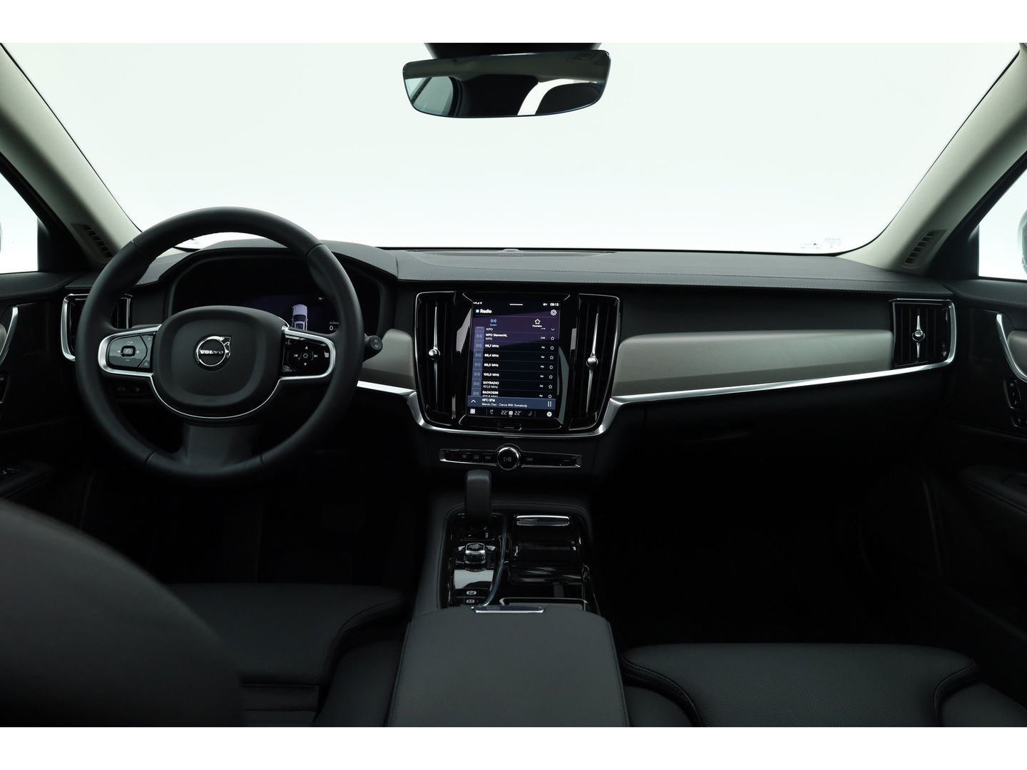 Volvo V90 2.0 T6 Plug-in hybrid AWD Ultra Dark | Pano-dak | Head-up | 360 camera | Elek. stoelen | H&K Audio |