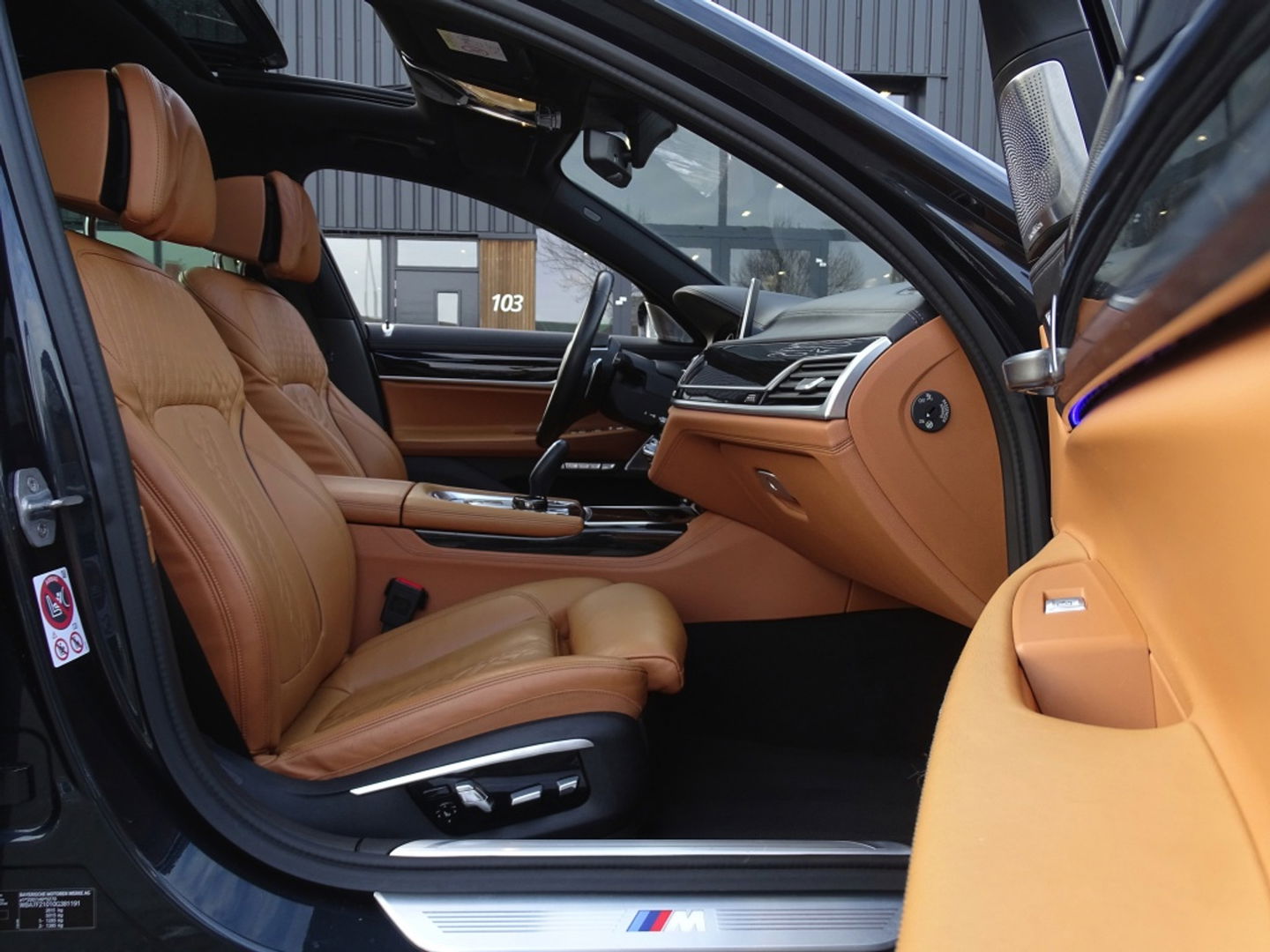 BMW 7 Serie 750Li LANG V8 449PK xDr. High Exec / M-Individual / Bowers & Wil