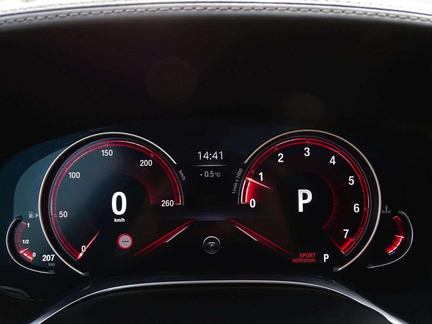 BMW 7 Serie 750Li LANG V8 449PK xDr. High Exec / M-Individual / Bowers & Wil