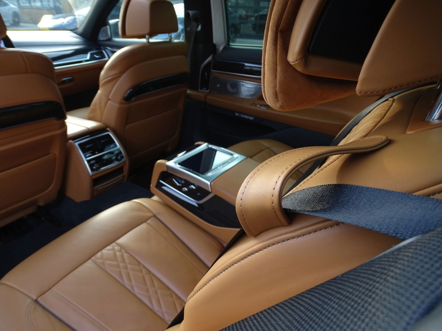 BMW 7 Serie 750Li LANG V8 449PK xDr. High Exec / M-Individual / Bowers & Wil