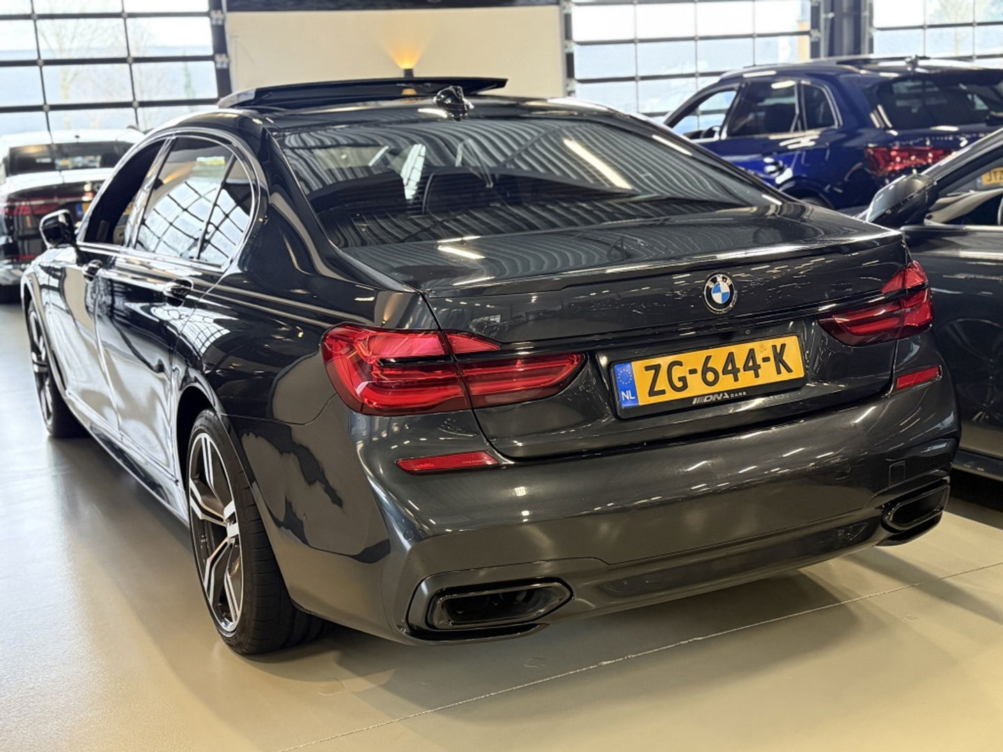 BMW 7 Serie 750Li LANG V8 449PK xDr. High Exec / M-Individual / Bowers & Wil