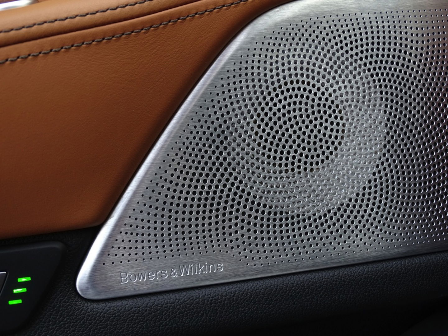 BMW 7 Serie 750Li LANG V8 449PK xDr. High Exec / M-Individual / Bowers & Wil