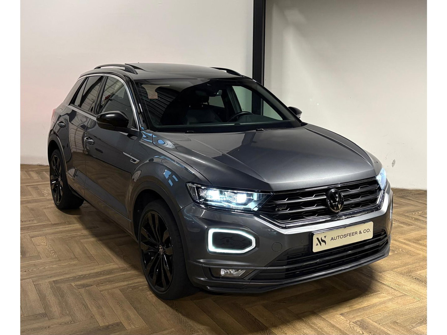 Volkswagen T-Roc 1.5 TSI R-Line PANO KEYLESS CAM BEATS