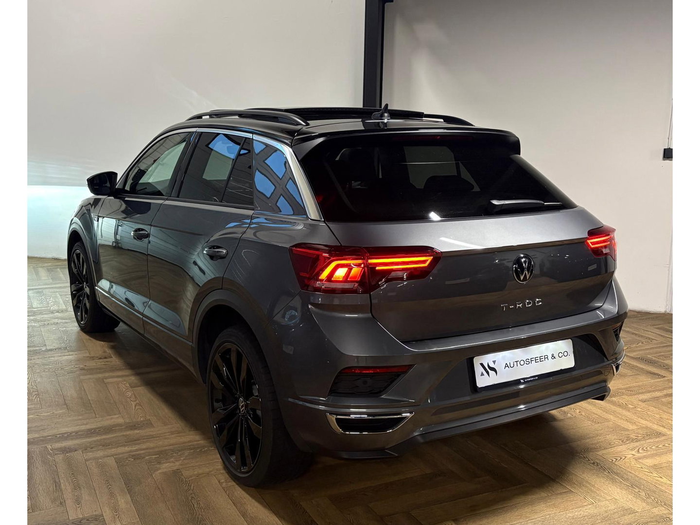 Volkswagen T-Roc 1.5 TSI R-Line PANO KEYLESS CAM BEATS