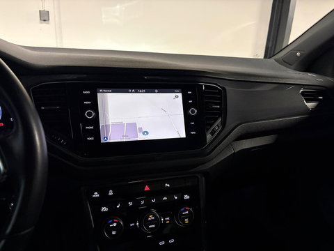 Volkswagen T-Roc 1.5 TSI R-Line PANO KEYLESS CAM BEATS