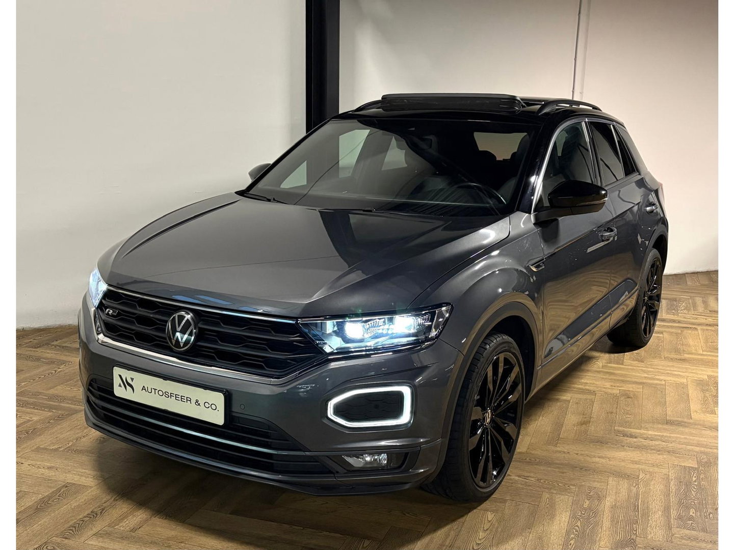 Volkswagen T-Roc 1.5 TSI R-Line PANO KEYLESS CAM BEATS