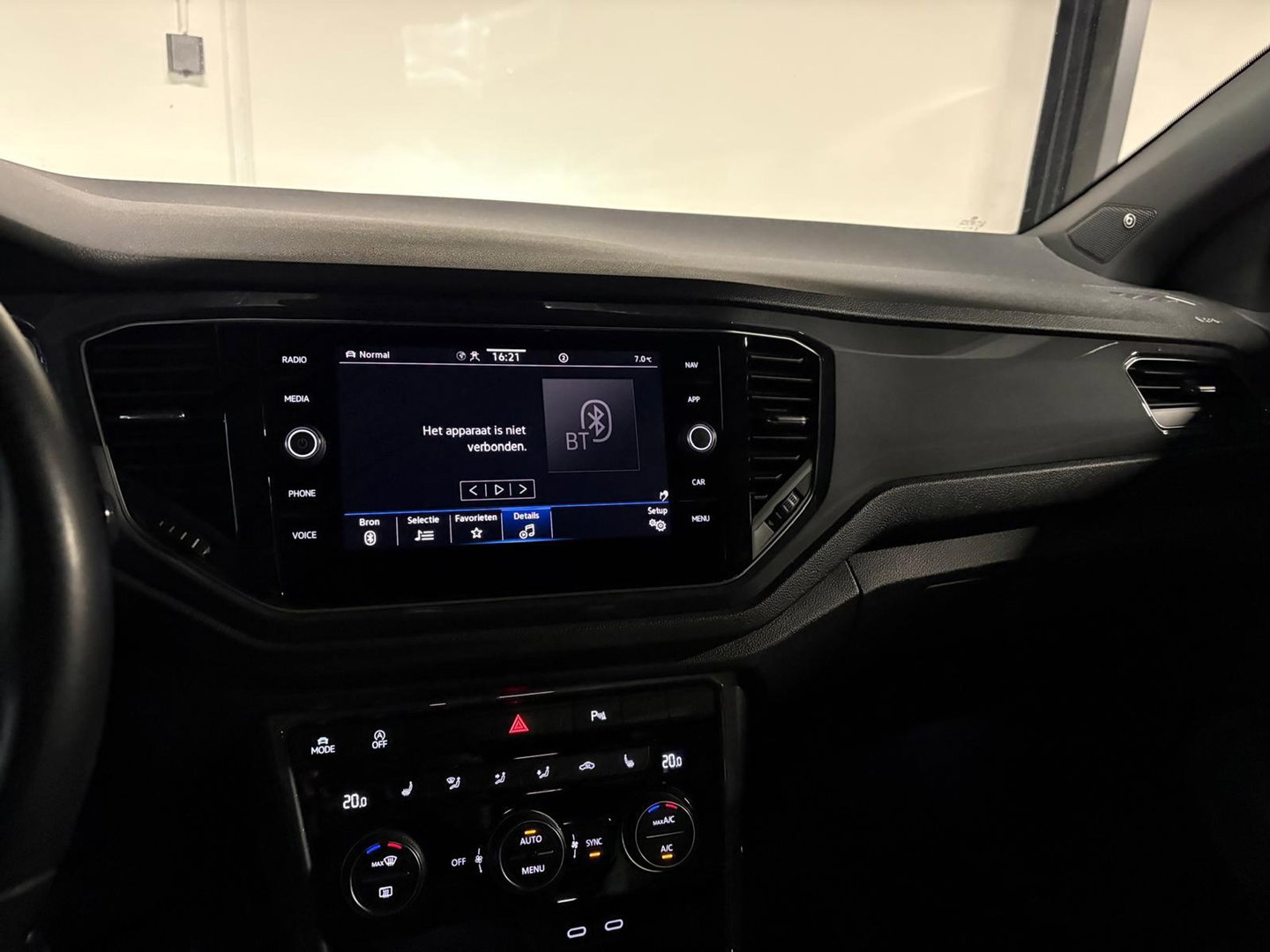 Volkswagen T-Roc 1.5 TSI R-Line PANO KEYLESS CAM BEATS