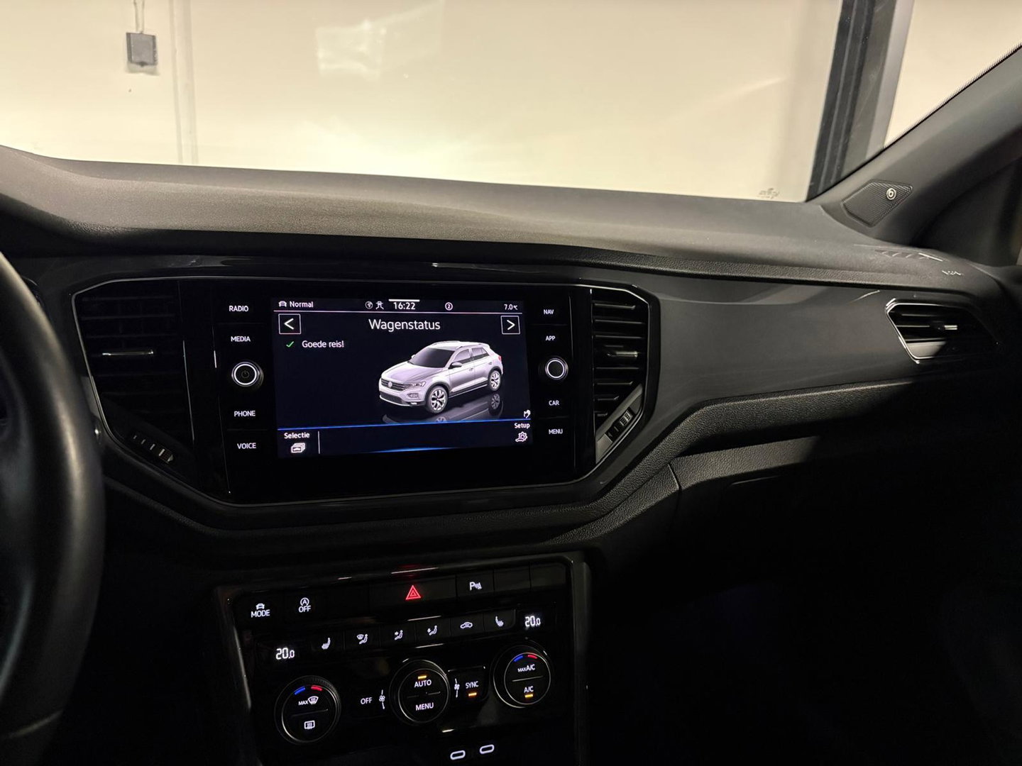 Volkswagen T-Roc 1.5 TSI R-Line PANO KEYLESS CAM BEATS