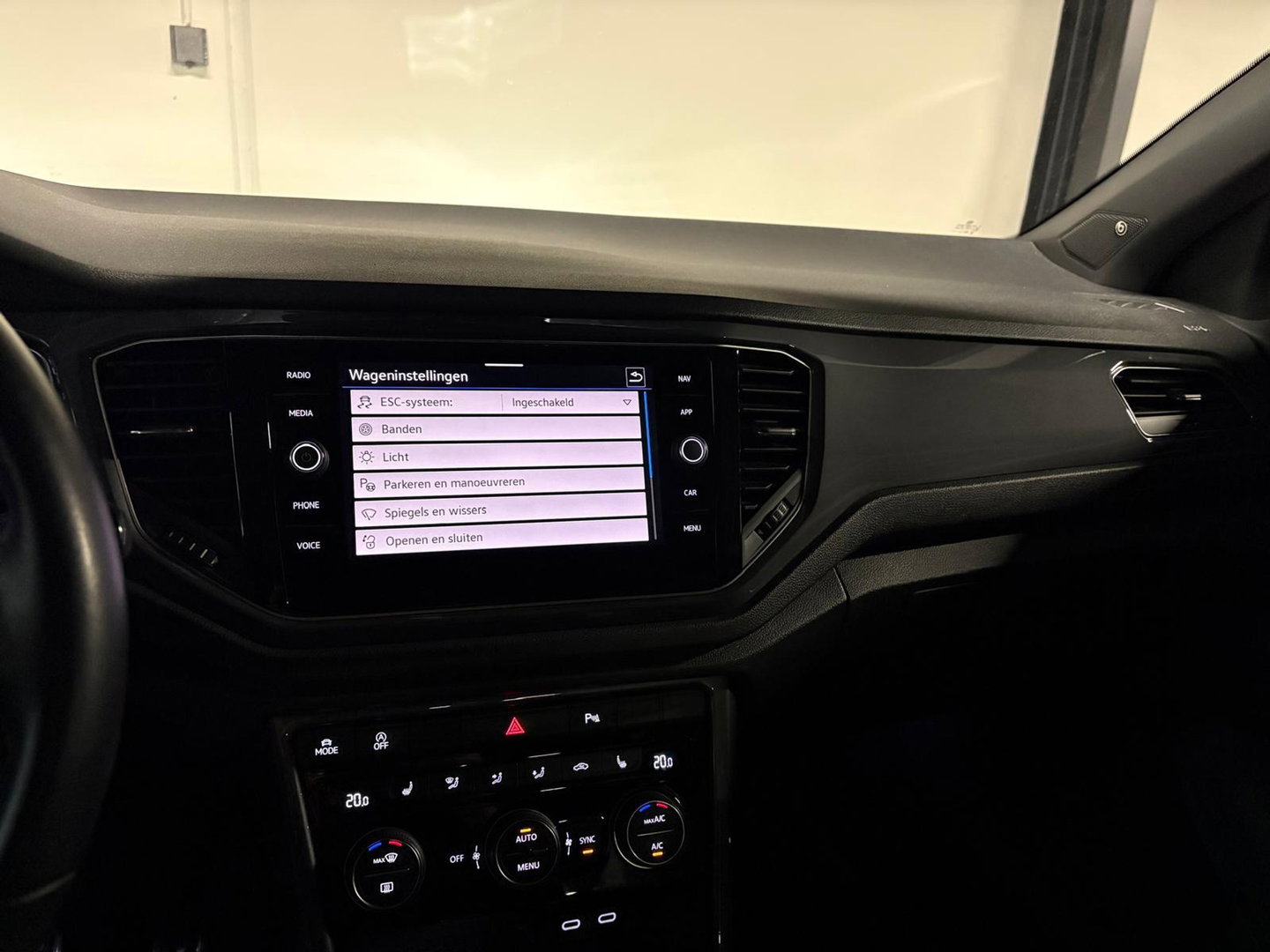 Volkswagen T-Roc 1.5 TSI R-Line PANO KEYLESS CAM BEATS