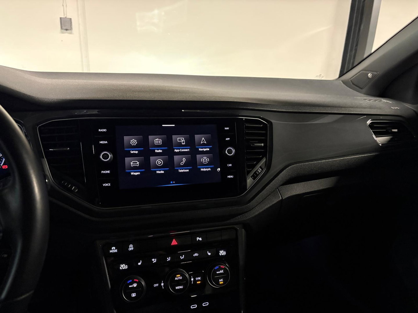 Volkswagen T-Roc 1.5 TSI R-Line PANO KEYLESS CAM BEATS