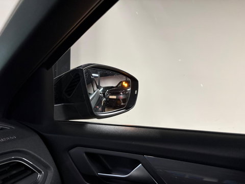 Volkswagen T-Roc 1.5 TSI R-Line PANO KEYLESS CAM BEATS