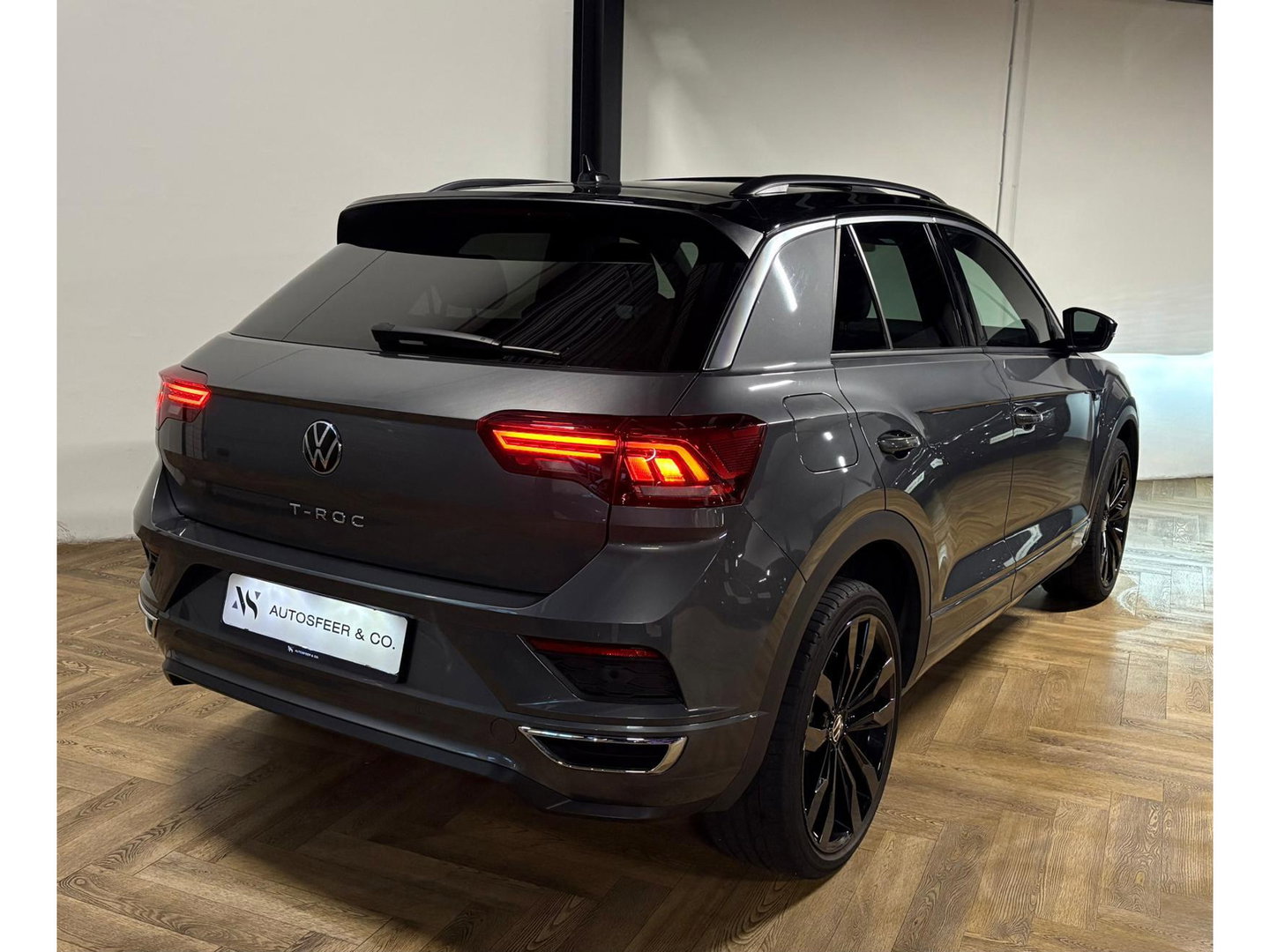 Volkswagen T-Roc 1.5 TSI R-Line PANO KEYLESS CAM BEATS