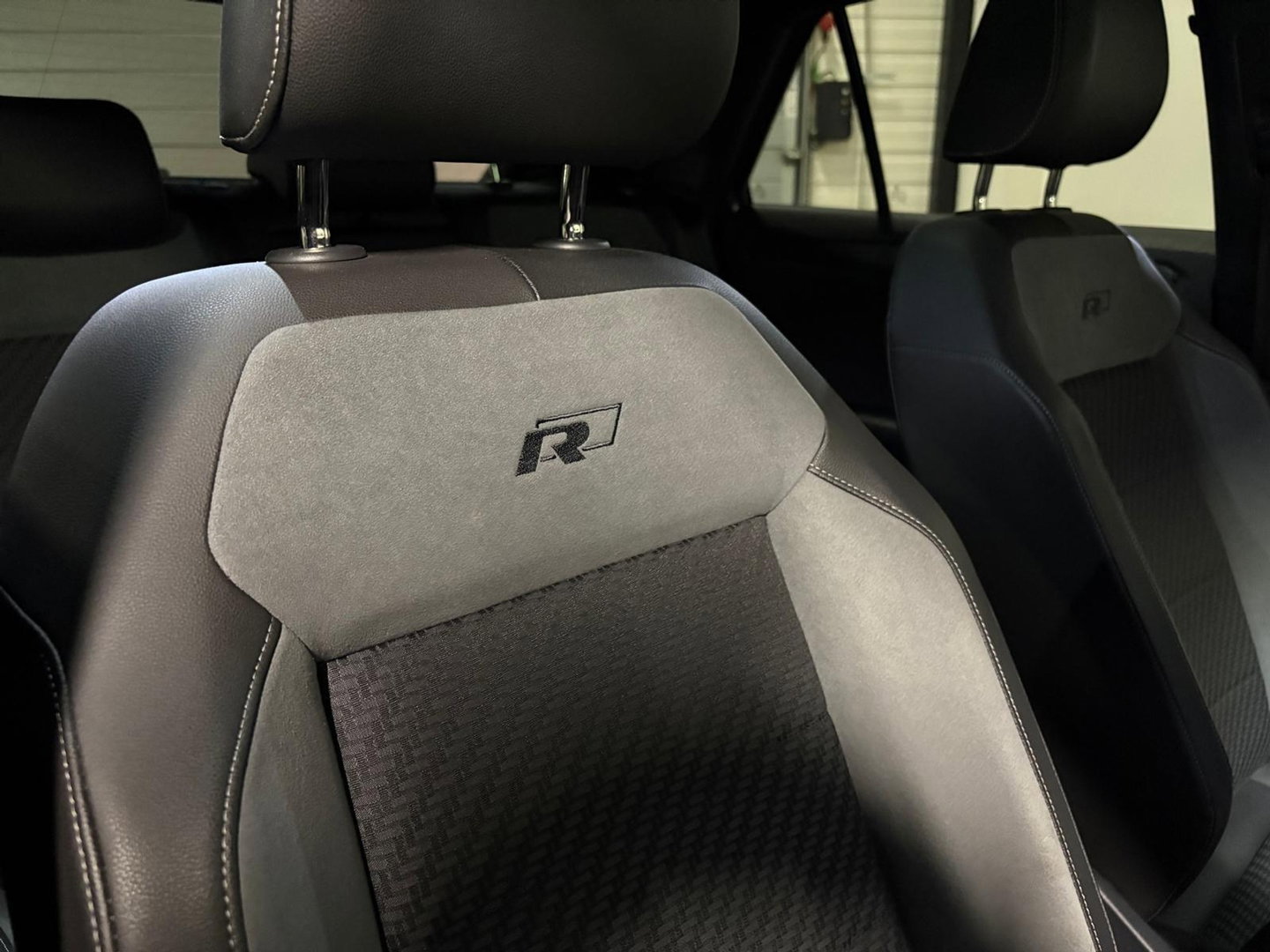 Volkswagen T-Roc 1.5 TSI R-Line PANO KEYLESS CAM BEATS