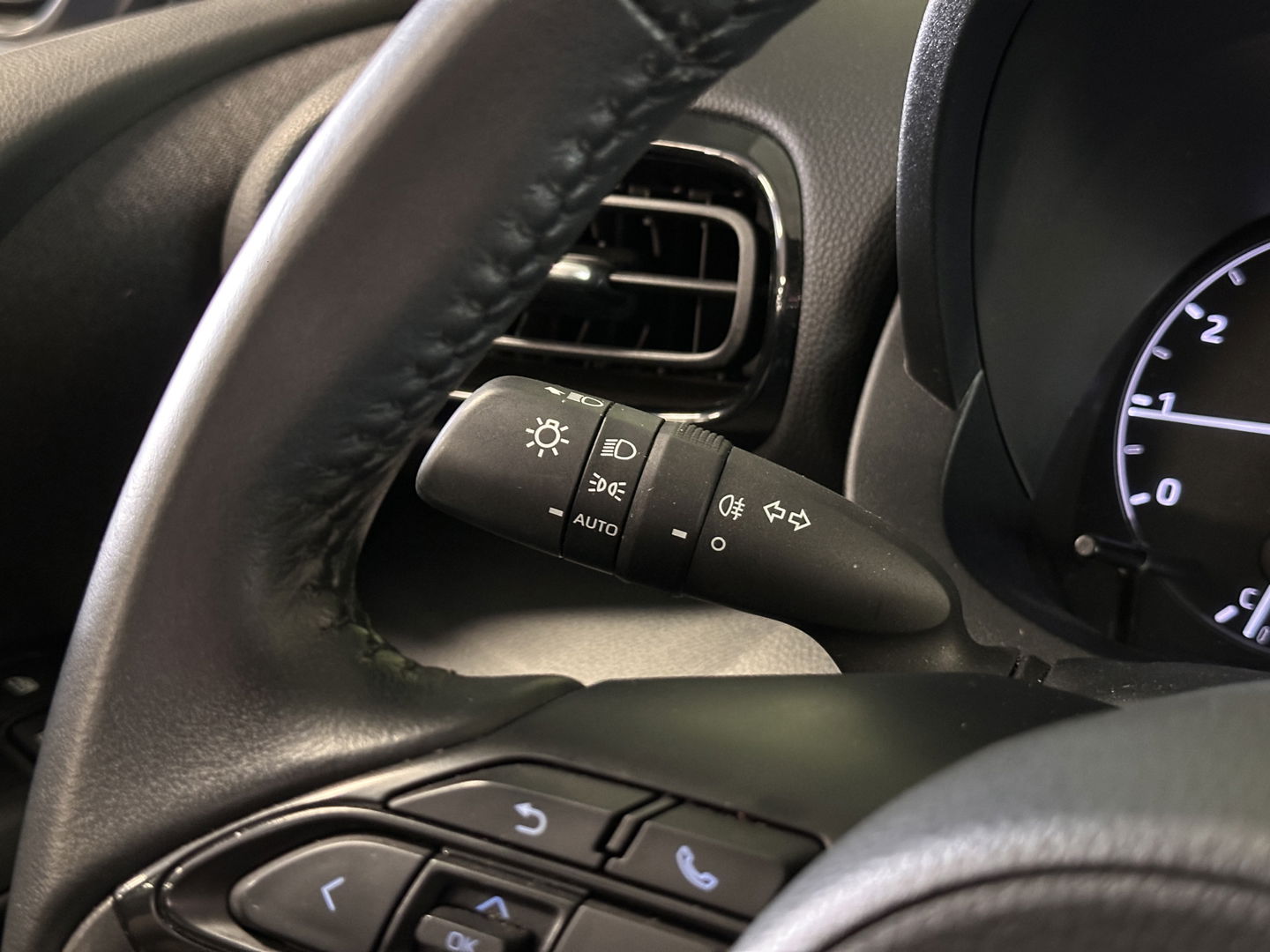 Toyota Yaris 1.0 VVT-i Active | Origineel Nederlands! | Adaptieve Cruise Control | Achteruitrijcamera | Apple Carplay | Android Auto | Lane Assist | Airconditioning | Isofix