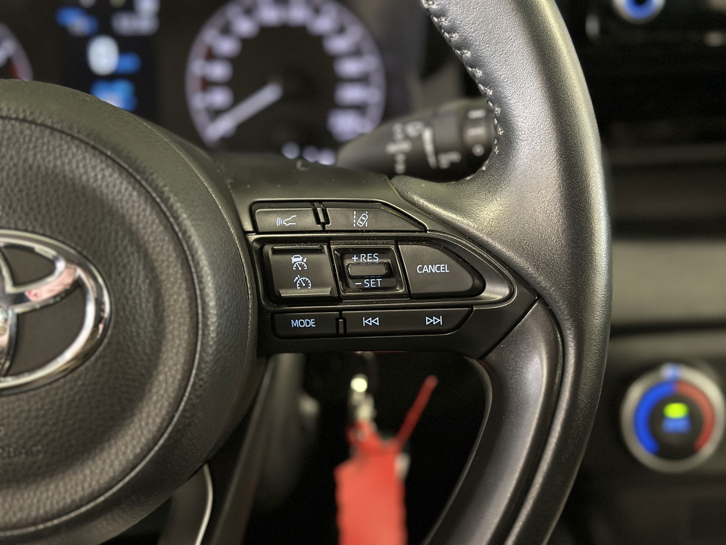 Toyota Yaris 1.0 VVT-i Active | Origineel Nederlands! | Adaptieve Cruise Control | Achteruitrijcamera | Apple Carplay | Android Auto | Lane Assist | Airconditioning | Isofix