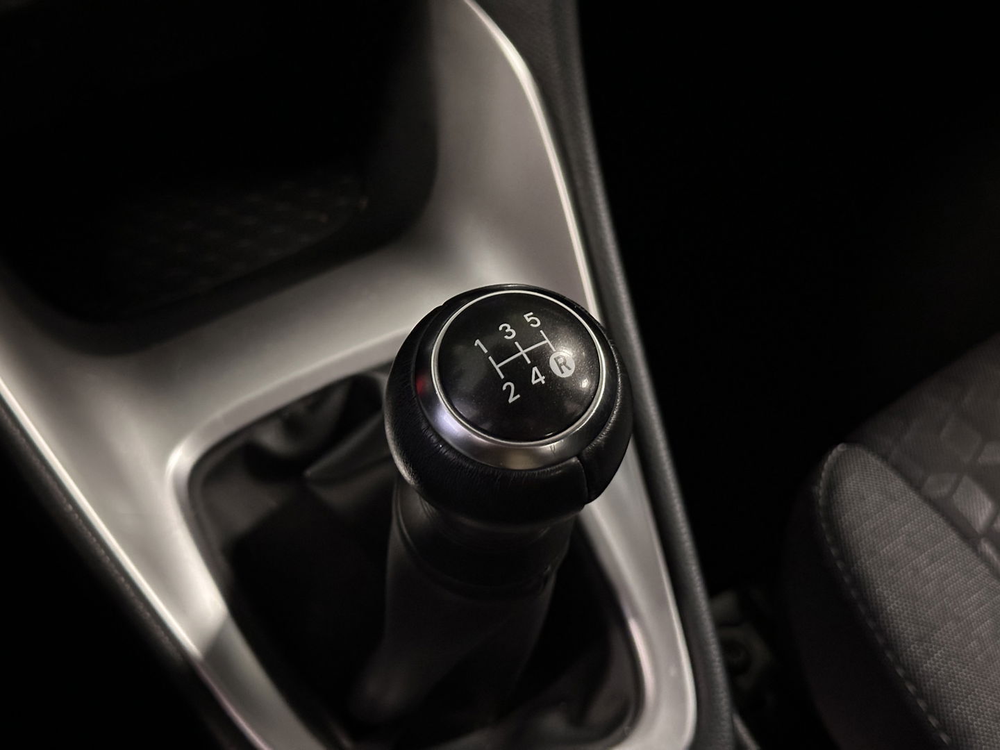 Toyota Yaris 1.0 VVT-i Active | Origineel Nederlands! | Adaptieve Cruise Control | Achteruitrijcamera | Apple Carplay | Android Auto | Lane Assist | Airconditioning | Isofix