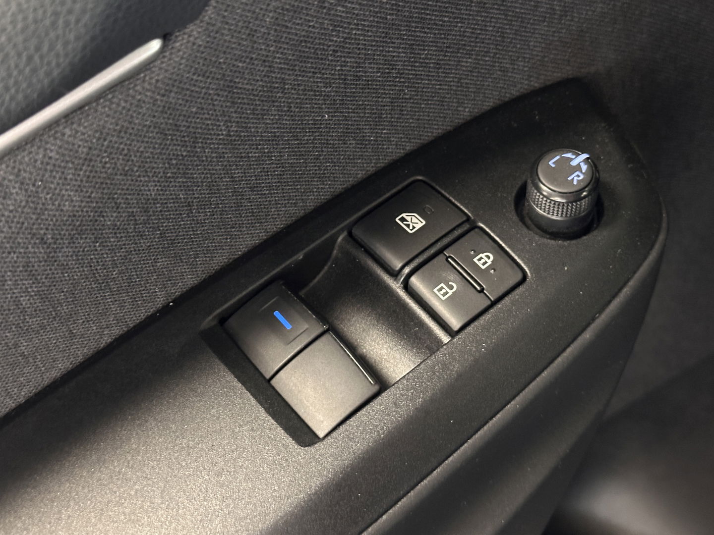 Toyota Yaris 1.0 VVT-i Active | Origineel Nederlands! | Adaptieve Cruise Control | Achteruitrijcamera | Apple Carplay | Android Auto | Lane Assist | Airconditioning | Isofix