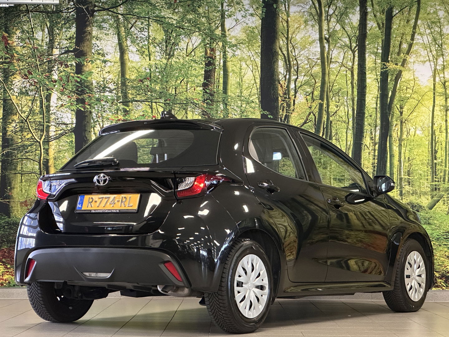 Toyota Yaris 1.0 VVT-i Active | Origineel Nederlands! | Adaptieve Cruise Control | Achteruitrijcamera | Apple Carplay | Android Auto | Lane Assist | Airconditioning | Isofix