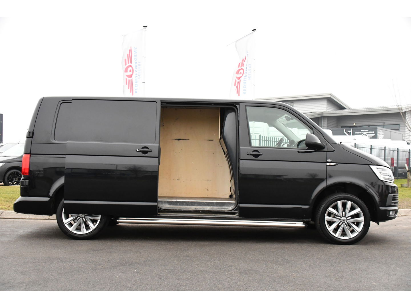 Volkswagen Transporter 2.0 TDI L2H1 Highline Cruise, Carplay, LED, 150pk, 2 x Schuifdeur,  Automaat, Trekhaak, Uniek!