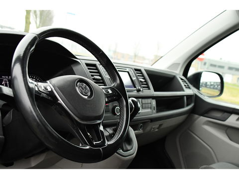 Volkswagen Transporter 2.0 TDI L2H1 Highline Cruise, Carplay, LED, 150pk, 2 x Schuifdeur,  Automaat, Trekhaak, Uniek!