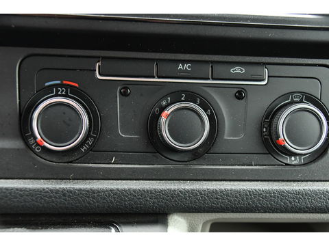 Volkswagen Transporter 2.0 TDI L2H1 Highline Cruise, Carplay, LED, 150pk, 2 x Schuifdeur,  Automaat, Trekhaak, Uniek!