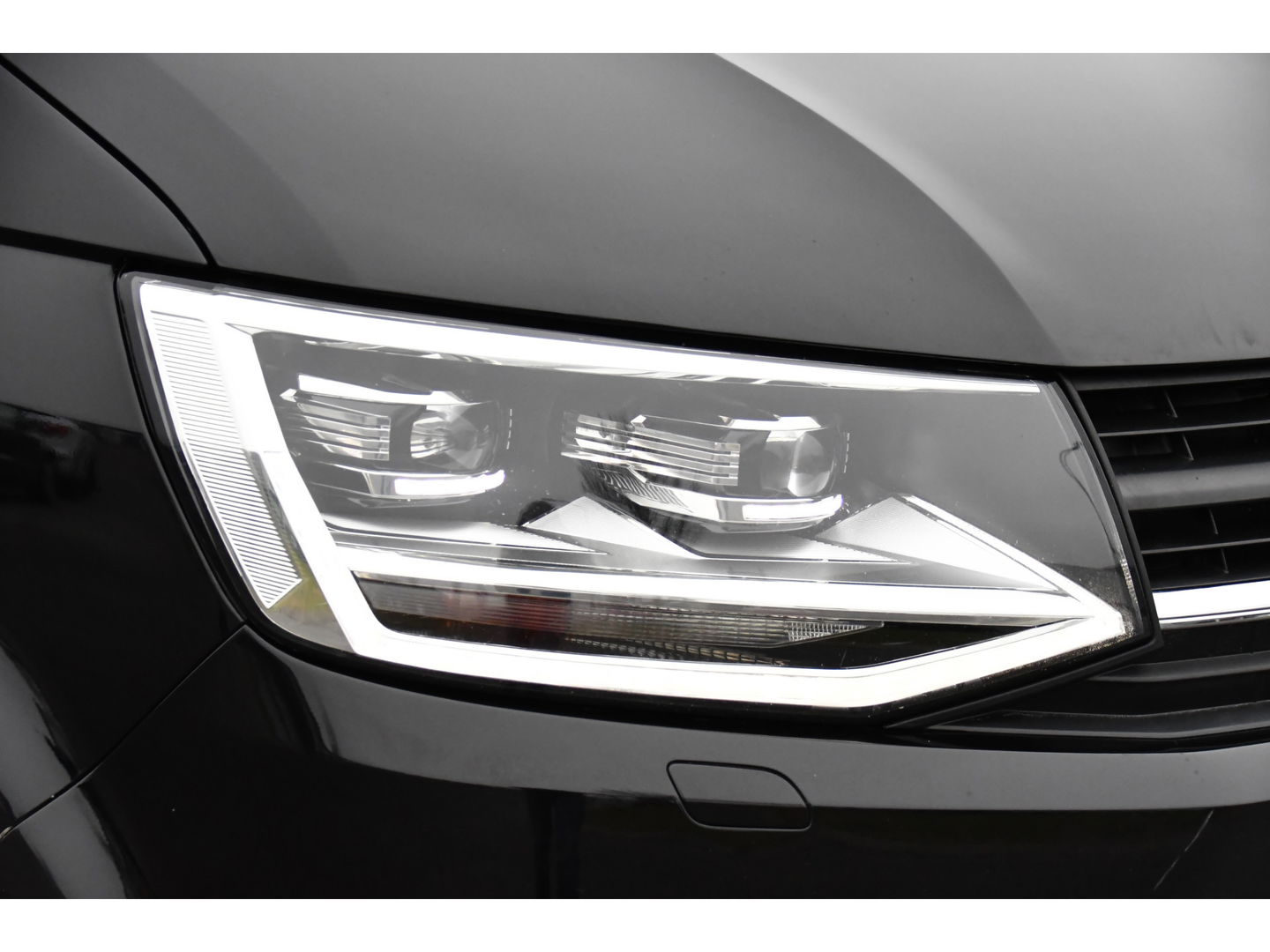 Volkswagen Transporter 2.0 TDI L2H1 Highline Cruise, Carplay, LED, 150pk, 2 x Schuifdeur,  Automaat, Trekhaak, Uniek!