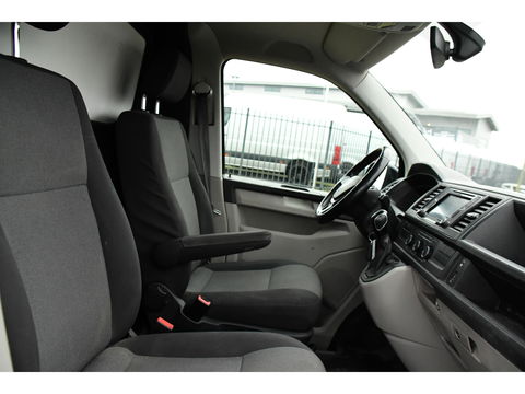Volkswagen Transporter 2.0 TDI L2H1 Highline Cruise, Carplay, LED, 150pk, 2 x Schuifdeur,  Automaat, Trekhaak, Uniek!