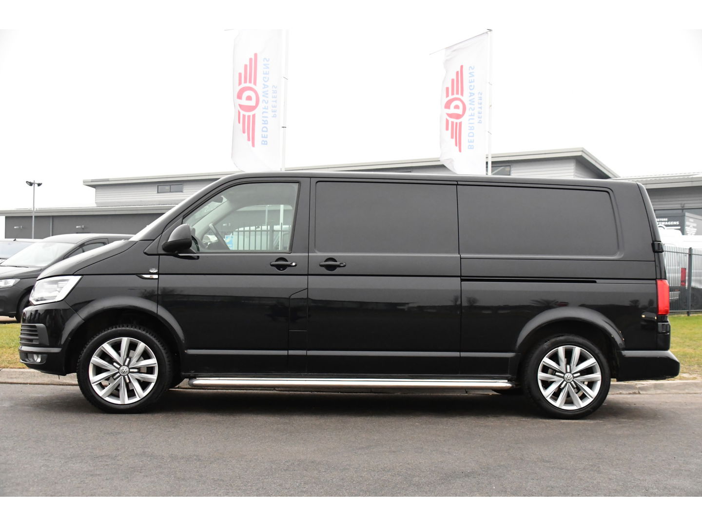 Volkswagen Transporter 2.0 TDI L2H1 Highline Cruise, Carplay, LED, 150pk, 2 x Schuifdeur,  Automaat, Trekhaak, Uniek!