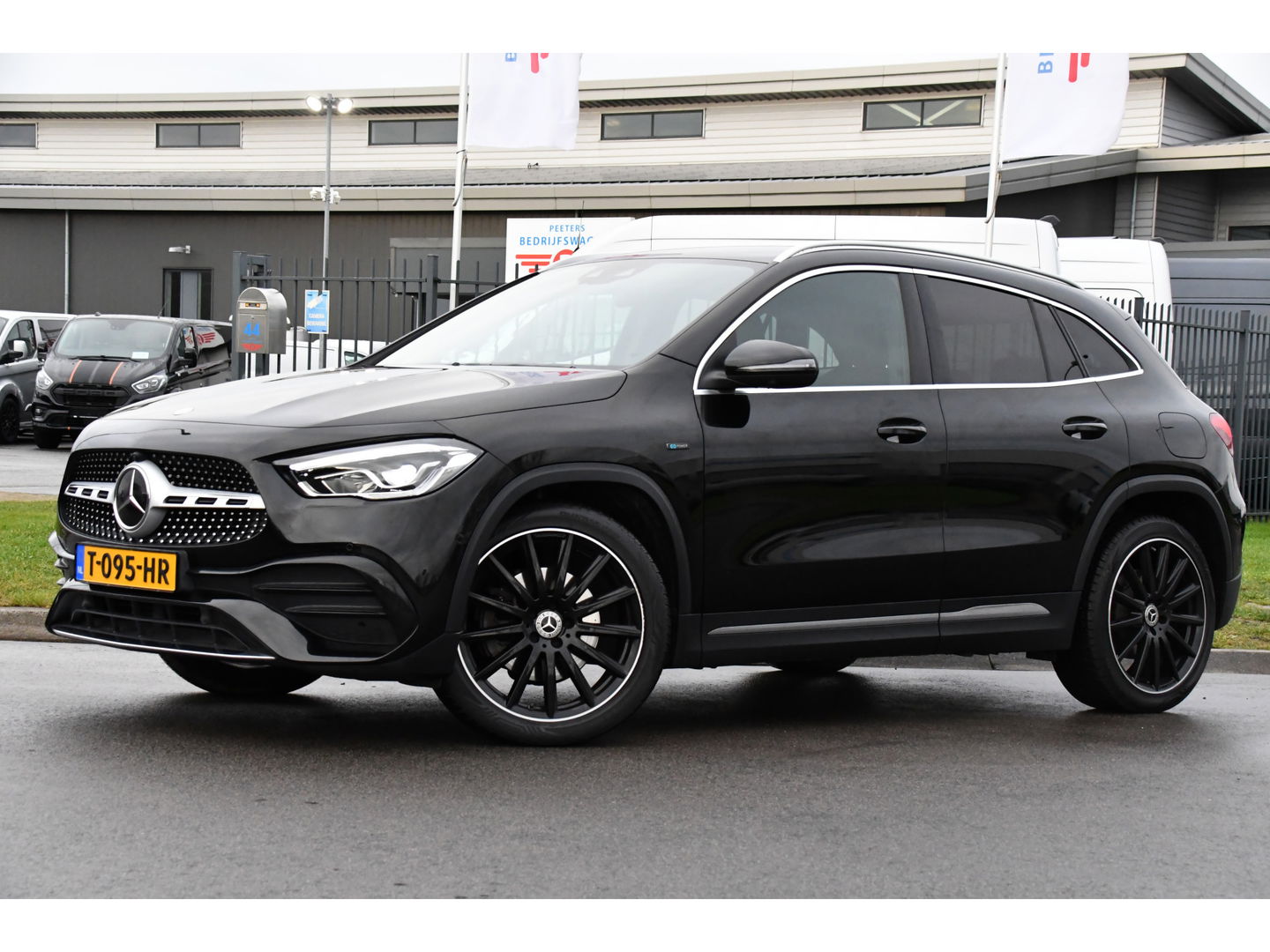 Mercedes-Benz GLA 250 e AMG Line Adaptieve Cruise, Virtual, 360 Camera, Burmeister, Carplay, Stoelverwarming, LED, Uniek!