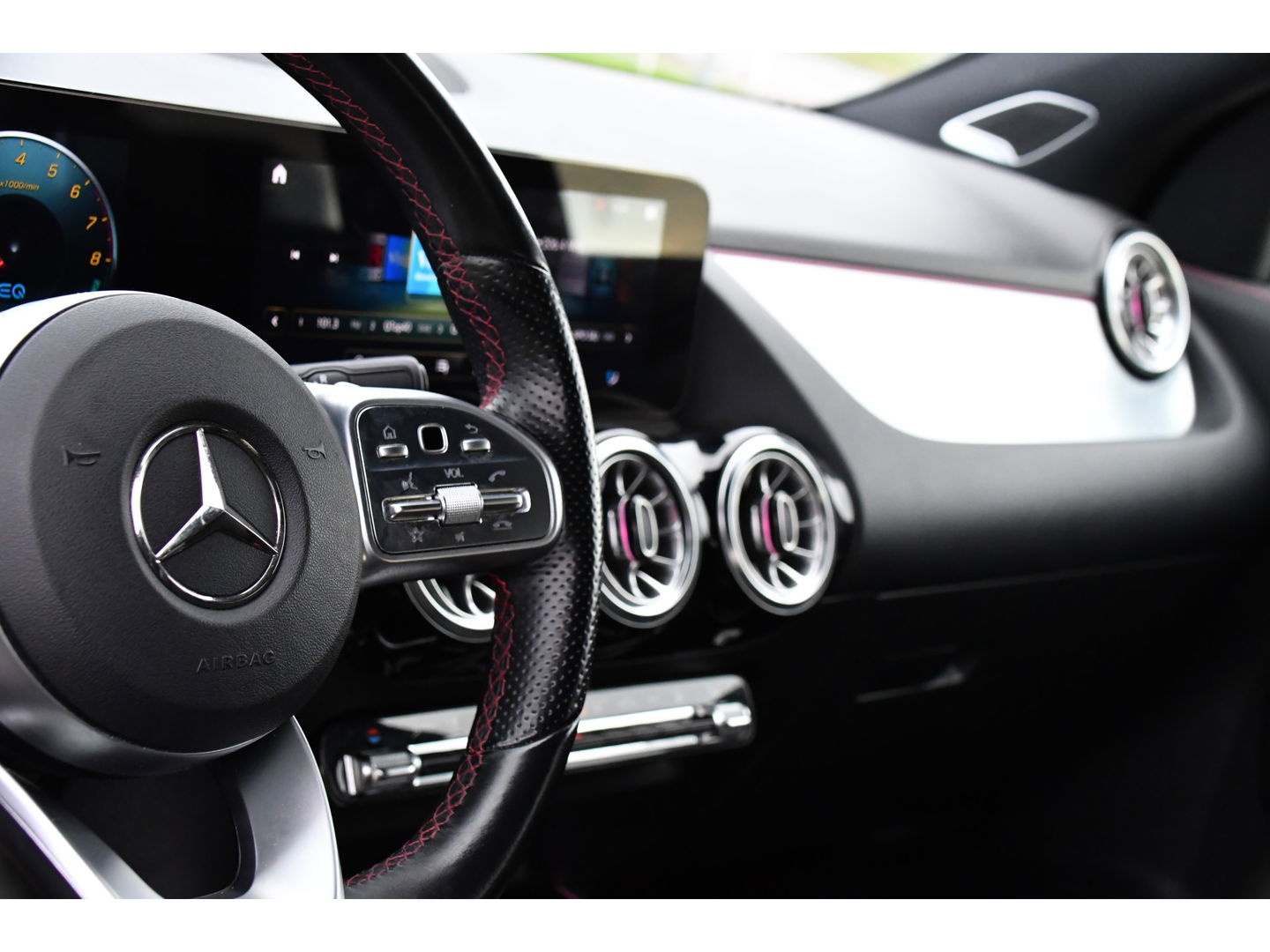 Mercedes-Benz GLA 250 e AMG Line Adaptieve Cruise, Virtual, 360 Camera, Burmeister, Carplay, Stoelverwarming, LED, Uniek!