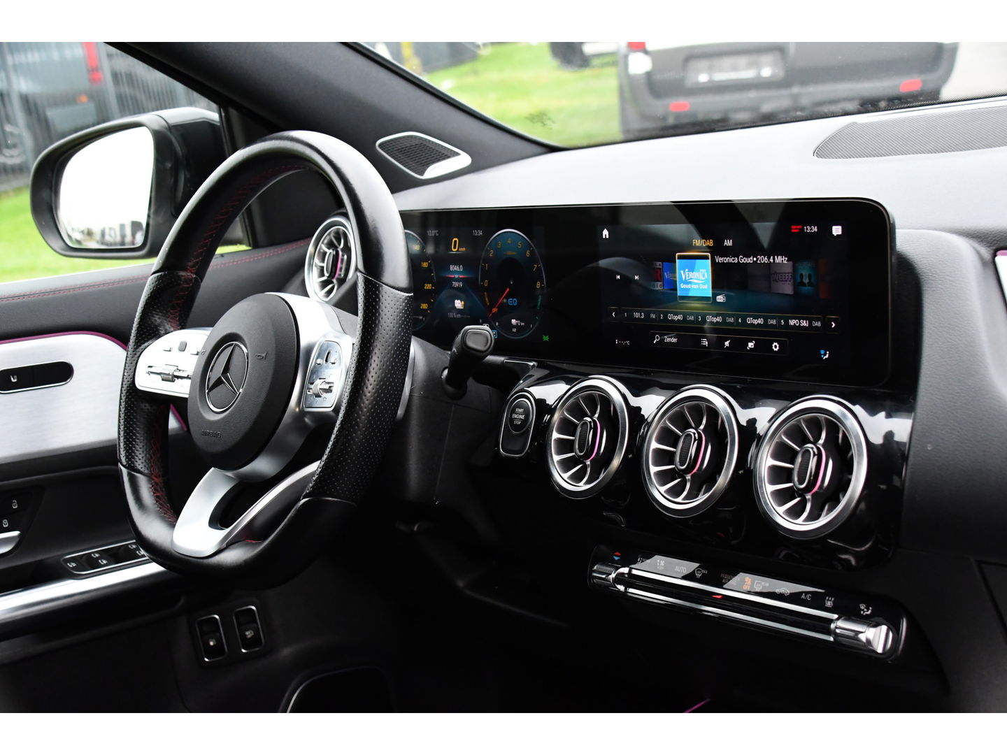 Mercedes-Benz GLA 250 e AMG Line Adaptieve Cruise, Virtual, 360 Camera, Burmeister, Carplay, Stoelverwarming, LED, Uniek!