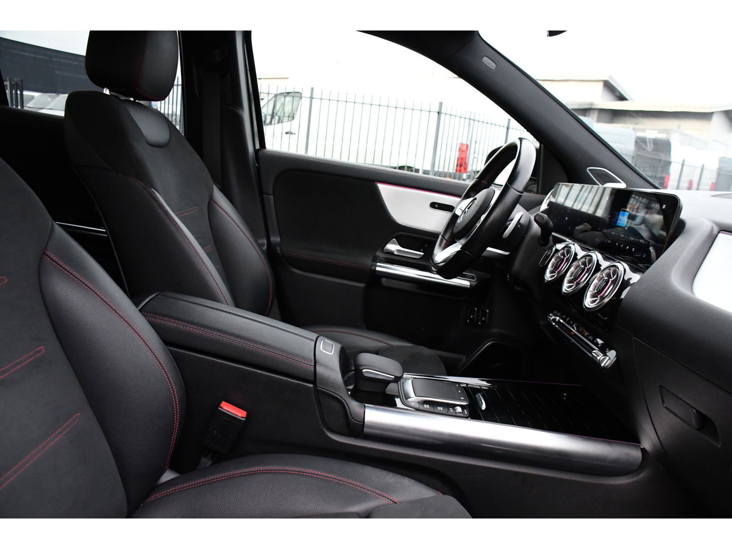 Mercedes-Benz GLA 250 e AMG Line Adaptieve Cruise, Virtual, 360 Camera, Burmeister, Carplay, Stoelverwarming, LED, Uniek!