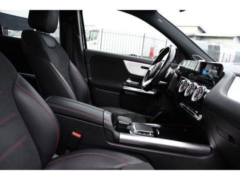 Mercedes-Benz GLA 250 e AMG Line Adaptieve Cruise, Virtual, 360 Camera, Burmeister, Carplay, Stoelverwarming, LED, Uniek!