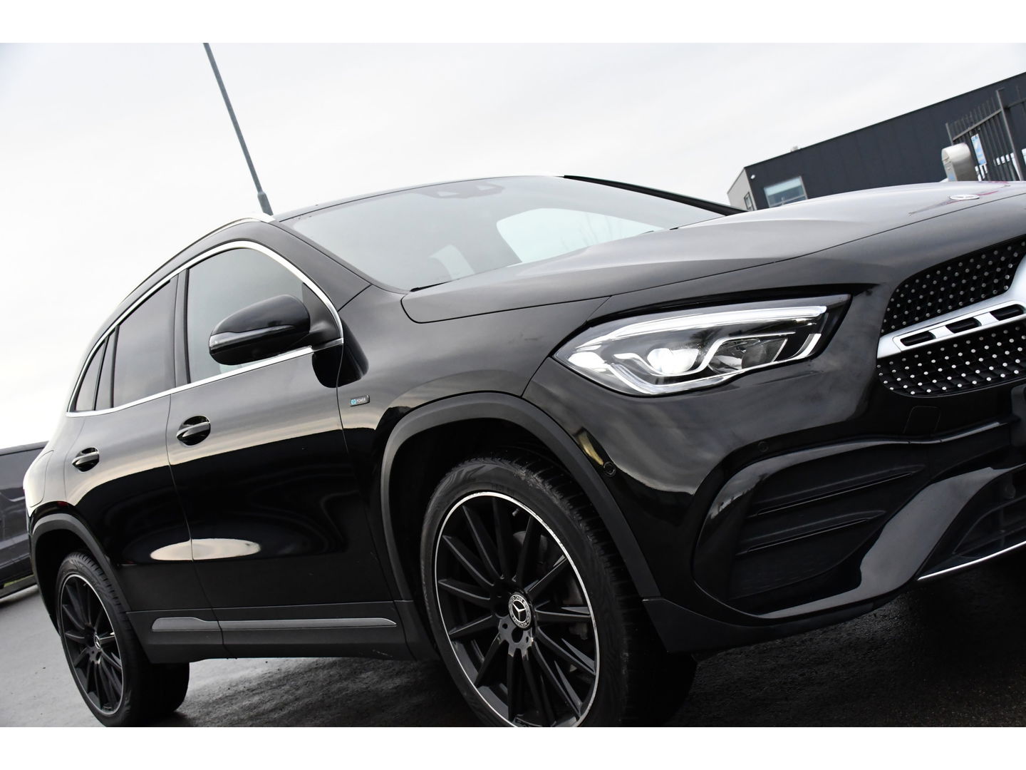 Mercedes-Benz GLA 250 e AMG Line Adaptieve Cruise, Virtual, 360 Camera, Burmeister, Carplay, Stoelverwarming, LED, Uniek!