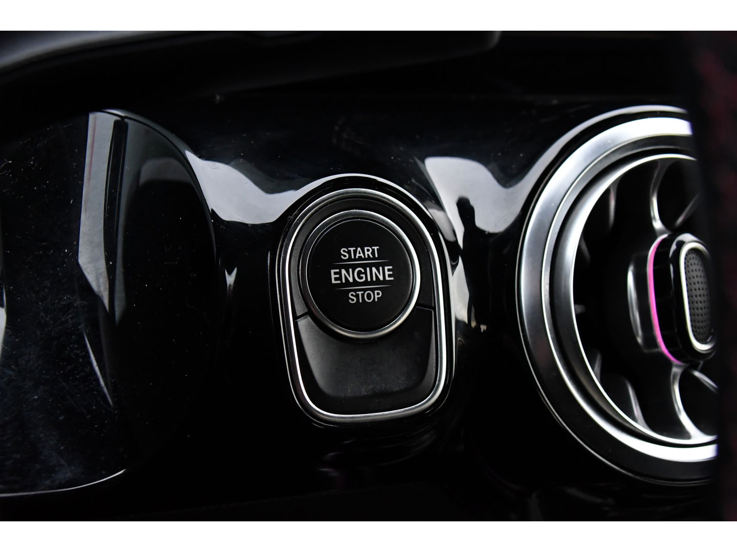 Mercedes-Benz GLA 250 e AMG Line Adaptieve Cruise, Virtual, 360 Camera, Burmeister, Carplay, Stoelverwarming, LED, Uniek!