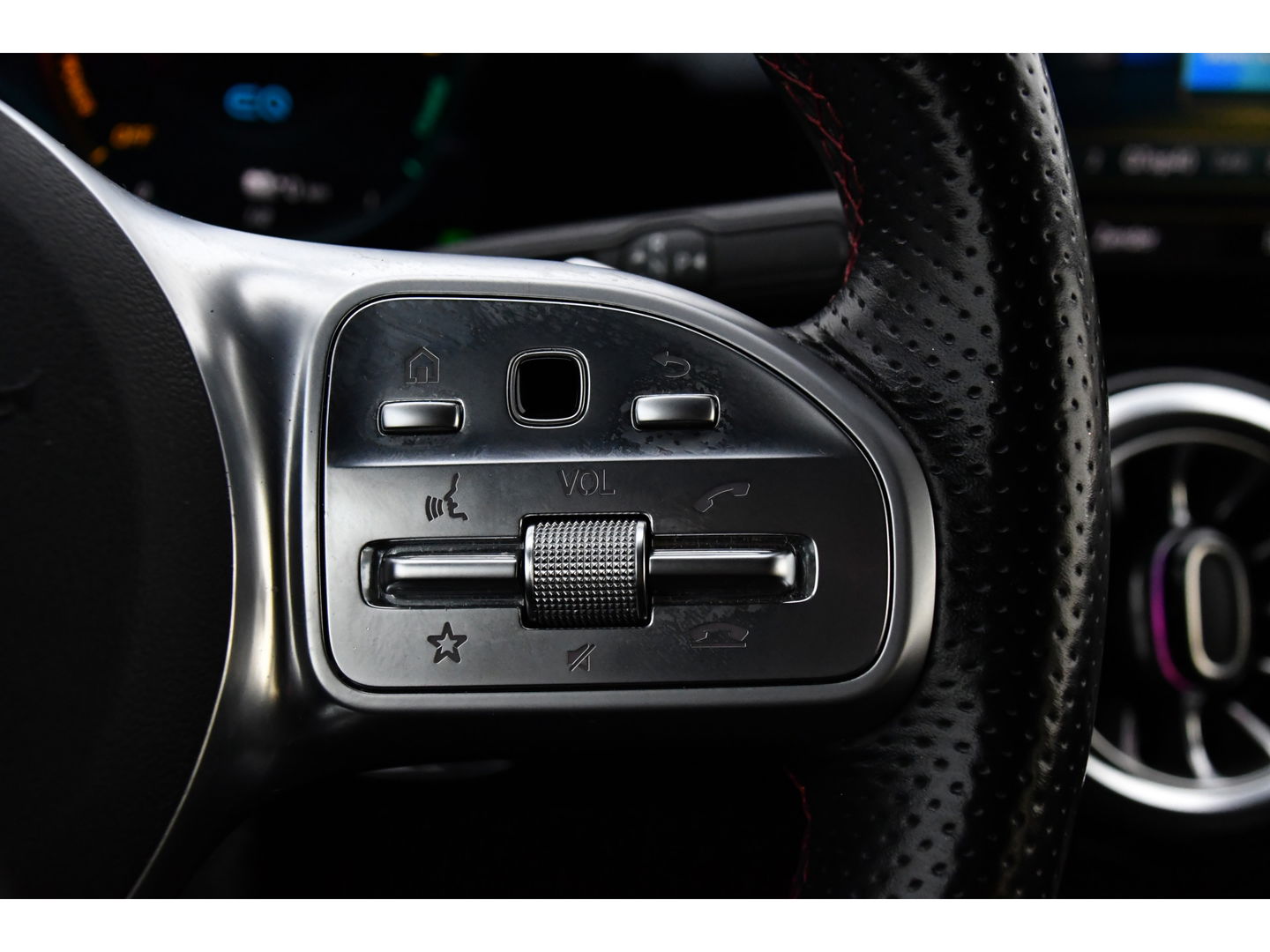 Mercedes-Benz GLA 250 e AMG Line Adaptieve Cruise, Virtual, 360 Camera, Burmeister, Carplay, Stoelverwarming, LED, Uniek!